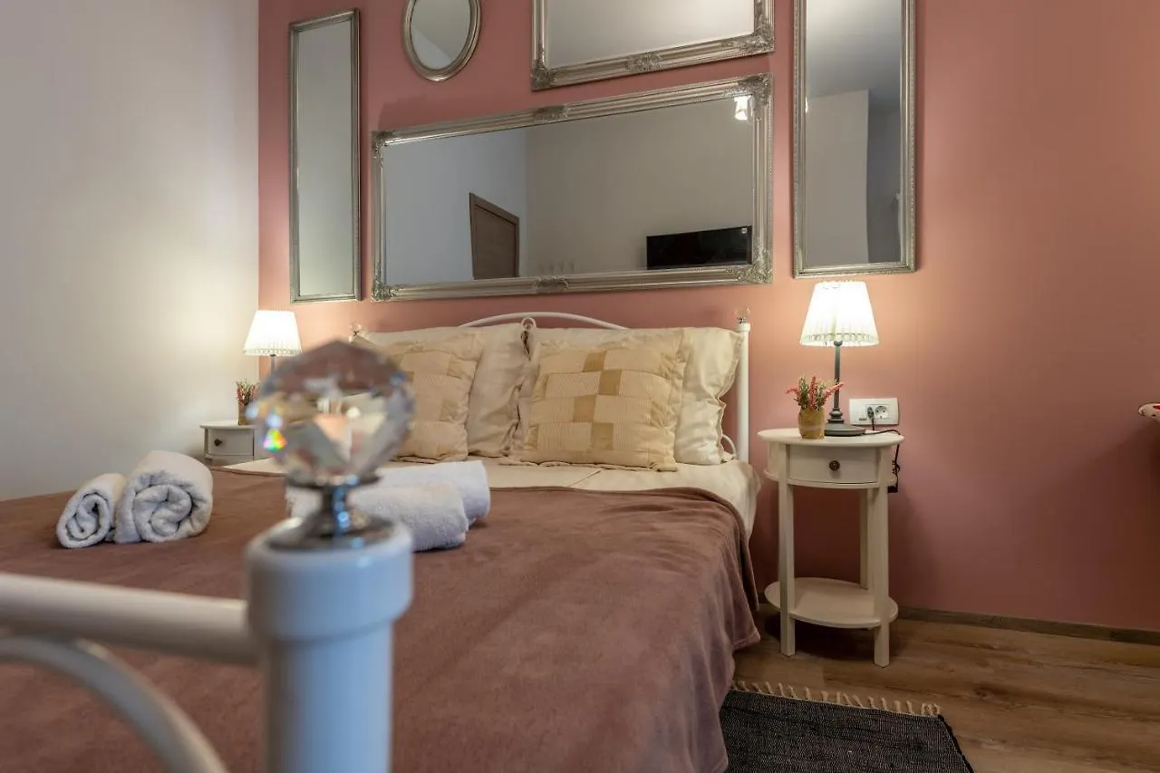 Old City Romantic Studios 4 With Free Private Parking Πούλα 0*,