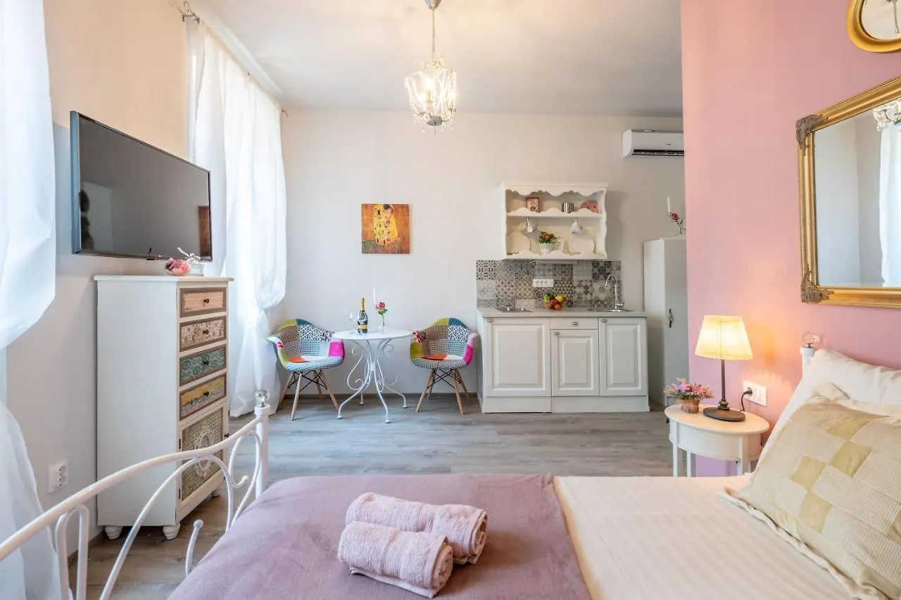 Old City Romantic Studios 4 With Free Private Parking Πούλα Διαμέρισμα
